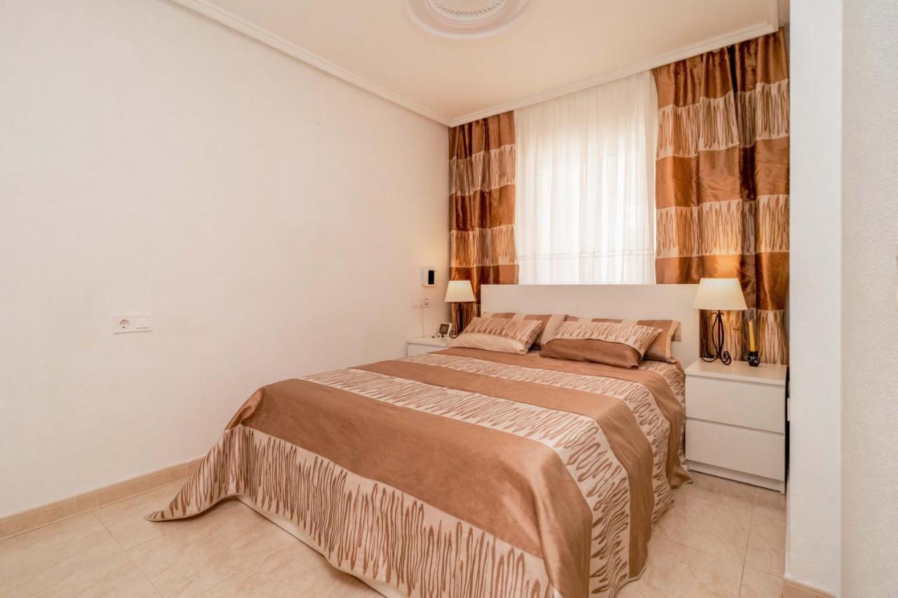 Apartamento Asta Apartment Torrevieja Exterior photo